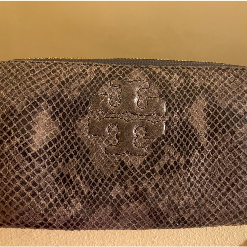 Beautiful Tory Burch snakeskin wallet